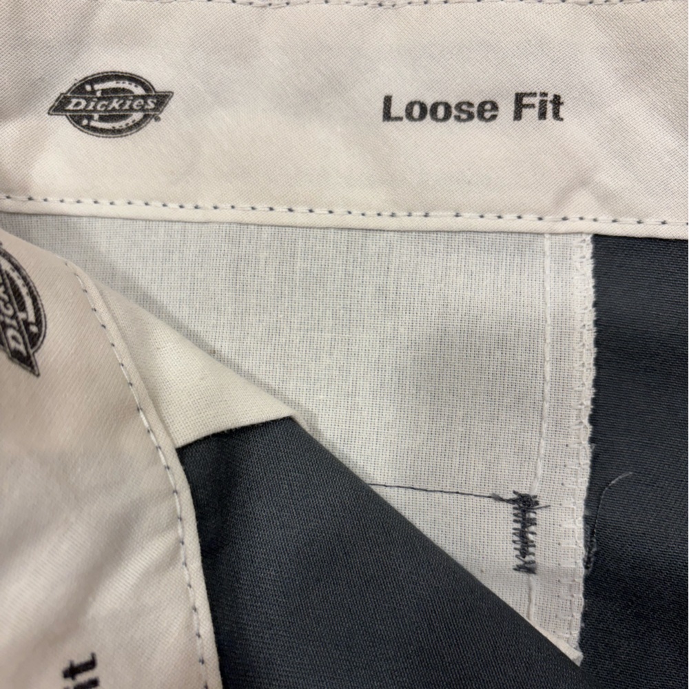 Dickie’s Grey Loose Fit Shorts - Picture 3 of 4